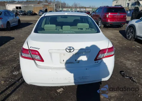 2011 Toyota Camry Le z USA, uszkodzony, nr VIN 4T1BF3EKXBU742142